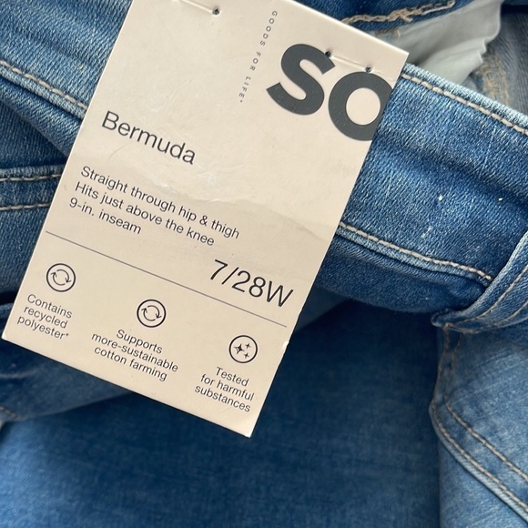 SO Low Rise Bermuda Roll Up Shorts l SIZE 7/28W - Picture 7 of 7